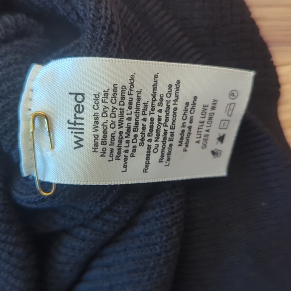 Wilfred / Aritzia. Livvie Crewneck Ribbed Sweater. Black. Size Medium. - Picture 6 of 12